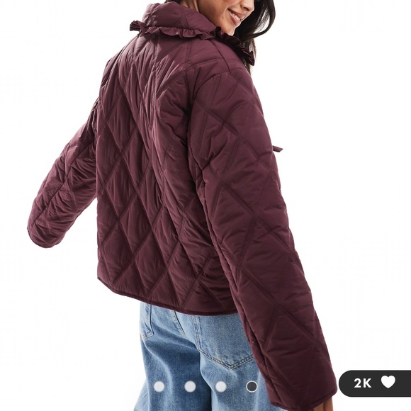 ASOS DESIGN quilted frill collar jacket with tie front in burgundy - Picture 2 of 5